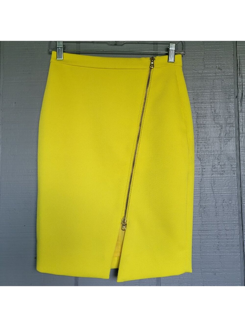 J.Crew Bright Yellow Pencil Skirt Gold Two-Way Front Zip Knee Length Preppy. 00P